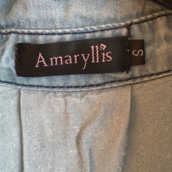 NWOT Light Blue Amaryllis Denim Button Down Shirt - Picture 2 of 6